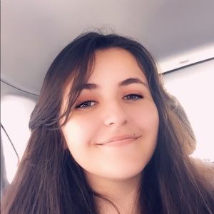 Meet your Posher, Alanis